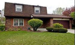 Beautiful Briarcliffe Knolls 3 Bed 2.1 Bath 2-story on great elevated lot. Nicely appointed w/hdwd floors, 6 panel drs,crown molding,and newer appliances. Family Rm. with woodburing FP & access to large deck. Newer thermopane windows,furnace, AC,