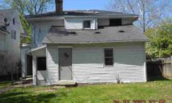 LARGE 4 UNIT HOME IN HILLSDALE SCHOOLS. MAIN UNIT HAS 2 BEDS AND 2 BATH AND REMAINING UNITS ARE 1 BED 1 BATH. HOME HAS A FULL BASEMENT AND 2764 SQFT.
Listing originally posted at http