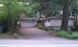 Estate Sale/Short Sale- This spacious home has lots of recent upgrades. Currently configured as 2 seperate living spaces, like a Duplex, it can easily be reverted to a SFR. Great Issaquah location close to shopping, transportation, schools & more. The
