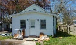 2 homes on same lot one 4 bedroom, 1 bath, one 2 bedroom, 1 bath being sold as is.
Listing originally posted at http
