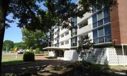 Lovely 1 BR/ 1 BA unit on 4th floor.
Listing originally posted at http