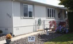 *Located at Heron Pointe Community in Longview, Washington**1998 Marlette 3 Bedroom/2 Bath- Just under 1500sq ft.This Manufactured home features