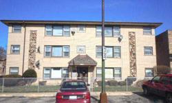 Nice 1 beds, one baths condominium unit. The unit features hard wood floors, neutral colors and spacious living room windows.
Helen Oliveri is showing 8164 W Forest Preserve Dr 2e in Chicago, IL which has 1 bedrooms / 1 bathroom and is available for