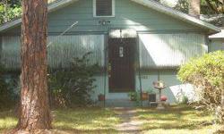 SHORT SALE. HANDYMAN SPECIAL. CONCRETE BLOCK HOME WITH 2 BEDROOMS AND 2 BATHS. A VERY SHORT WALK TO JOHNSON'S BEACH ON LAKE WEIR. NEEDS UPDATING. 20X24 DETACHED GARAGE IS IN FAIR CONDITION.