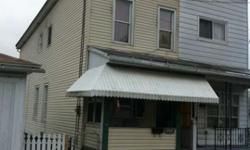 You won't find a cuter twin in Tamaqua! Brand new kitchen, back deck, newer roof, insulated windows and secluded location. 2nd full bath in lower level.
Listing originally posted at http