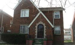 GREAT 2 UNIT BRICK COLONIAL WITH FULL BASEMENT AND 2 CAR DETACHED GARAGE. FENCED YARD. EACH UNIT HAS 2 BEDROOMS AND 1 BATH.
Listing originally posted at http