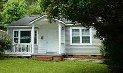 Cute 3 bedroom / 2 bath bungalow with screened porch and large, partially fenced private back yard. Close to Shopping via Dave Lyle Blvd., Easy access to downtown Rock Hill and Highway 77. Could be a great starter home or investment property.
Listing
