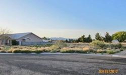 This is the perfect quiet cul-de-sac location to build your new dream home. With great views of the Hualapai Mountains, this half acre lot is nestled between high-end homes in the prestigious neighborhood of Rancho Santa Fe. 4396 Box J Circle Kingman, AZ