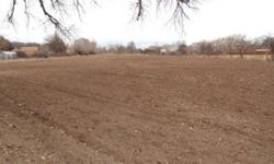 Wonderful opportunity to own a tract of vacant land in the north valley on a private road!!