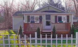 Year round home. Ideal for seasonal use. Enjoy the beautifully Oneida Lake ! This home has a spectacular view with water access for swimming, boating, & fishing. Just a short drive is Turning Stone Casino & Resort, Sylvan & Verona Beaches! Great fun in