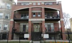 SELLER HAS ACCEPTED AN OFFER, JUST WAITING FOR FULLY EXECUTED CONTRACT. minutes from best shopping/dining Hyde Park has to offer, Dan Ryan/Lake Shore Dr. easily accessible. Fireplace w/ wood mantle/ oak hrdw flrs, crown molding, chair rails, kitchen