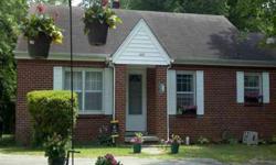 2 Bed 1 Bath home at 424 Westwood Ave, Jackson TN 1/2 mile from hospital. Home has been recently remodeled and is move in ready. Spacious kitchen and clean carpets throughout house. House has circle drive and back yard is fenced in on two sides.
Listing