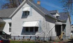Solid two family - three bedrooms down and one bedrooms up.new windows, insulation, carpet, doors.painted block basement.
Carol Hawes has this 4 bedrooms / 2 bathroom property available at 1545 Phillips Avenue in Racine, WI for $59900.00. Please call