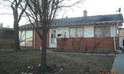 NICE COZY BI-LEVEL 3BEDROOMS, 2BATHROOMS,EAT-IN KITCHEN FINISH BASEMENT W/FAMILY ROOM. TAKE A LOOK.
Listing originally posted at http