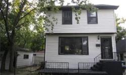 Large two story home in the back of the lot with alley access. Sale includes 614 and 616 Linden, PINs 1509313024, 1509313025, 1509313026. Located in flood zone AE. This home needs your TLC. Sold as-is. Combined frontage of all three lots is 75', buyer