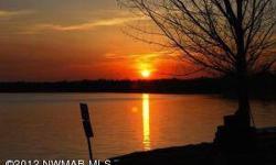 Rainbow's End a common interest community on Turtle River Lake has yr round seasonal cabins as well as building lots. Excellent building lot with great view of lake. Protective covenants apply, no manufactured homes, approved for yr round 2 story