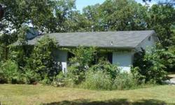 Cute 2 bedroom home on close to Bull Shoals. Two boat slips and the house sits on a little over 2 acres.
Listing originally posted at http