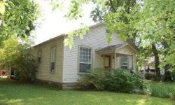 Great 2brm 1 bath home that had been completely redone back in 2001 including roof, wiring, windows, plumbing and on and on. Great kitchen and a charming home! Tenant occupied, must have appt to show.
Listing originally posted at http