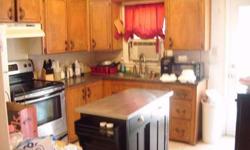 Great starter home! Ceramic tile in living room, kitchen, utility room and bath. Fenced backyard with mature trees and nice wood deck, front porch. Close to Ft Sill.
Listing originally posted at http
