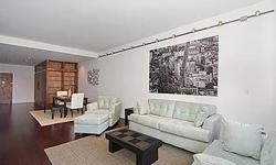 WebID 41223
Completely renovated and tastefully redesigned, this pet friendly, pre-war co-op apartment has a beautiful custom kitchen with contemporary cabinetry, black granite countertops, stainless steel subway brick tile backsplash, stainless steel