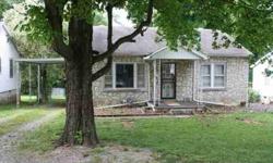 Homeowners & investors. Don't miss this 3 bedroom, 2 bath home with 1 car detached garage & fenced yard near WKU. Great location for a rental or homebuyer that wants to be close to everything.
Listing originally posted at http