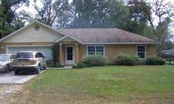 SHORT SALE. NICE 3 BEDROOM, 2 BATH HOME IN BELLEVIEW. GREAT LOCATION CONVENIENT TO I-75, OCALA AND THE VILLAGES. BIG BACK YARD. BELLEVIEW SCHOOLS.