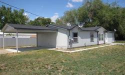 RD Owned. Great opportunity in Marsing with view of the Snake River. Just updated with new paint and carpet throughout home. Home offers 3 bedrooms 2 baths, over 1600sqft, large lot and more.
Listing originally posted at http