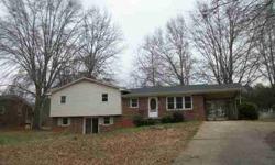 lots of room in this split level home, located in forest city. home has had some recent updates, such as a new roof.
Listing originally posted at http