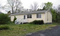 Rancher on nice lot in Stasburg, central air, needs some TLC VHDA owned property.
Andrew Van Laeken is showing this 3 bedrooms / 1 bathroom property in STRASBURG, VA. Call (540) 974-0740 to arrange a viewing.