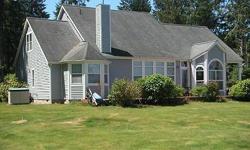 Your own private driveway takes you to a secluded 330' of Willapa Bay frontage, your own 3 master bedrooms, a custom home w/bayfront, gazebo, plenty of open space for a true park like setting! Home has hidden room for hobby area or develop into more