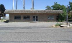 THIS 1536 SQ FT BLOCK BUILDING IS CENTRALLY LOCATED FOR NEW ENDEAVOR. 2 ROOMS - 2 BATHROOMS. GRAVEL PARKING - LARGE WINDOWS ACROSS THE FRONT. GAS HEATING.Listing originally posted at http