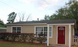 Adorable move in ready 3BR/2BA concrete block home. New light fixtures and other update throughout while still holding onto its 1962 charm. Fenced yard with storage shed and close to parks, UF, Shands, and downtown.
Listing originally posted at http