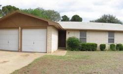 Affordable 3-2-2 in NW Lubbock. Recently updated or replaced items include furnace, air conditioner, water heater, stove/oven, disposal, garage door opener and carpet.
Listing originally posted at http