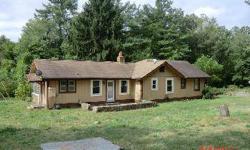 1389 sqft, 3Br/1.5Ba home on 0.37 acres in Hendersonville, NC.Listing originally posted at http