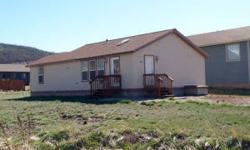 Cute 2 bed, 2 bath home on corner lot. Open kitchen and living room, master suite, and dining room. Close to hot springs, National Park, skiing and golf!
Listing originally posted at http