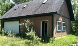 EAST LAKE WATERFRONT PROPERTY ON DOUBLE LOT - PART OF THE NIAGARA PROJECT! This new cabin was built in 2001 & is built with the highest standards, knotty pine interior & extras galore. Needs some finishing such as kitchen build-out, bathroom build-out and