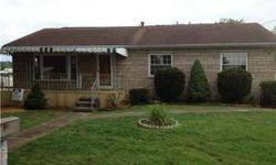 GREAT STARTER HOME 3 BED 2BA NEW FLOORING THRU OUT, MOVE IN READY, 2 CAR DET GAR
Listing originally posted at http