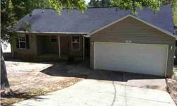 This 3 beds two bathrooms home built in 2004 comes with vinyl siding which makes for easy maintenance.
Brandon Jordan is showing this 3 bedrooms / 2 bathroom property in CRESTVIEW, FL. Call (850) 758-1236 to arrange a viewing.