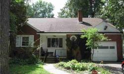 Great all brick home in beverly. Remodeled kitchen with eating area. Kathy Willis is showing this 3 bedrooms / 2.5 bathroom property in TOLEDO, OH. Call (419) 691-2800 to arrange a viewing. Listing originally posted at http