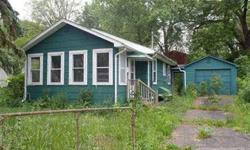 2 bedroom bungalow waitng for you to help make it a home. CALL REALTOR DUSTIN DAMON AT 269-317-0988 OR EMAIL AT (click to respond). Information, from City of BATTLE CREEK, is believed to be accurate, but, said data is not warranted or guaranteed by the