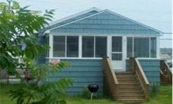 PRICE REDUCED! DUPLEX! WATERVIEWS of Seabrook Harbor year round furnished duplex 3bd up & 2bd down, tons of parking, short walk to sandy Seabrook Beach or Hampton Bay Beach. Summer rents $1450 up weekly and sesonal down, winter rental history too!