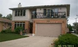GORGEOUS 5 BRS 3.5 BTHS HOUSE IN PRIME LOCATION. 2 STORY FOYER,LARGE LIVING ROOM,SPACIOUS KITCHEN W/ NEW CABINETS,DELUXE APPLIANCES, SUBZERO FRIDGE, PELLA WINDOWS, HARDWOOD FLOORS THROUGH OUT THE HOUSE, CENTRAL VAC. MASTER BEDROOM BALCONY WITH A VIEW OF