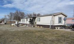 3 bed 2 bath mobile home on an end lot. Lot rent is $825/month. Home is subject to short sale approval.
Listing originally posted at http