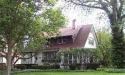 Elegant & charming stucco Queen Anne in Hist Dist. Exquisite prof landscaping & entertainment sized deck. Gorgeous built-ins, French drs, oversized cove moldings & leaded glass windows. Formal DR & LR w/wd burning fp. Amazing screened porch. Cooks Kit.