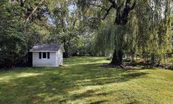 Pure charm awaits the lucky buyer of this darling cape cod with sparkling new baths, big kitchen and a huge 1st floor master suite! Plus it is ideally situated near to fun and bustle of downtown Deerfield filled with mouth-watering restaurants, specialty