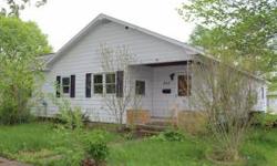 This home is a handyman's dream. So many great features in this home that just need a little tlc. Ryan Dallas is showing this 3 bedrooms / 1.5 bathroom property in MUNCIE. Call (217) 351-4900 to arrange a viewing.