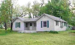 Nwe roof 4/12, newer siding. Office w/ new sliding door to patio could be 3rd bedrm. Office has ceramic tile. Living room, Kitchen, & Bedroom are all hardwood floors. Water well on property. Selling 'As Is'. Great Starter Home!
Listing originally posted