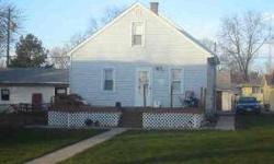 Lots of room in this 4-5 bedroom 2 bath home. Home was rehabbed several years ago. Windows, siding, flooring, bathroom etc. Great for a large family. Lots of possibilities.
Listing originally posted at http